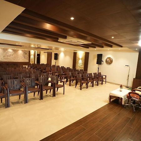 Sri Ambal Grand Hotel Virudunagar Екстериор снимка