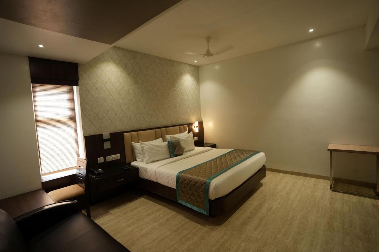 Sri Ambal Grand Hotel Virudunagar Екстериор снимка